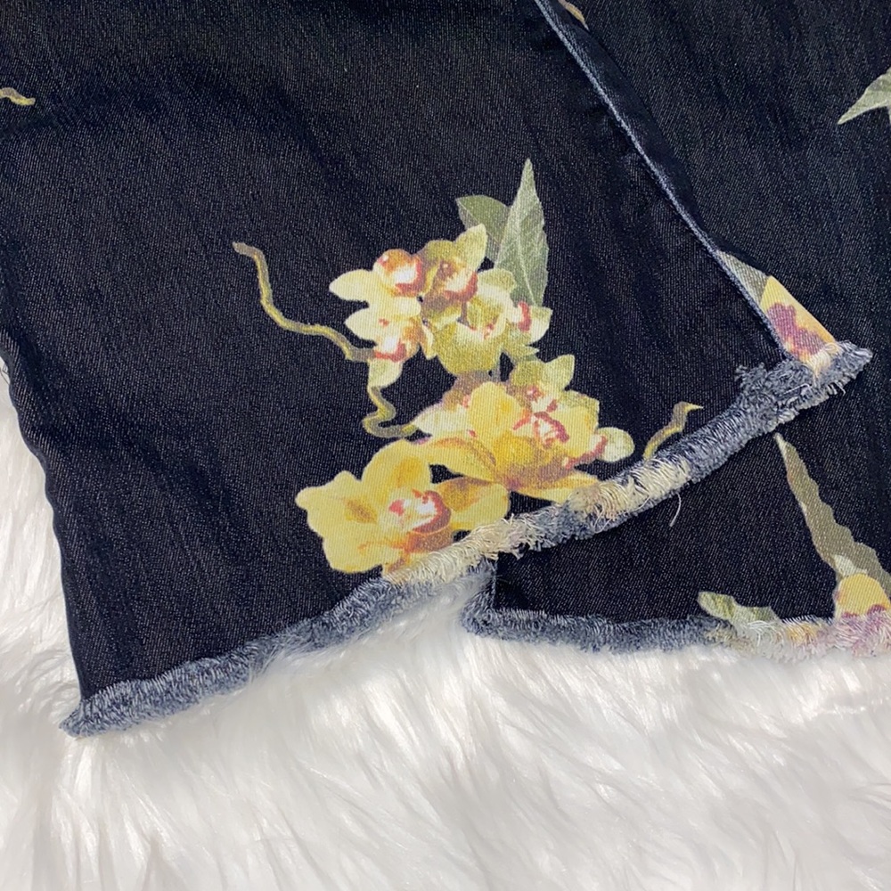 Free Feople Floral Boho Fray Hem Flare Jeans 27 - Picture 6 of 13